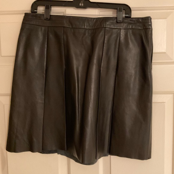 Lauren Suede Ladies Skirt - Picture 7 of 16